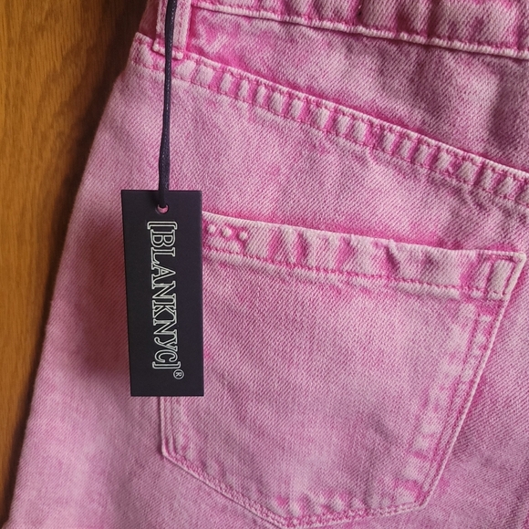 BlankNYC, The Reeve, High Rise Short, In Flamingo, Size 27 - Picture 7 of 11